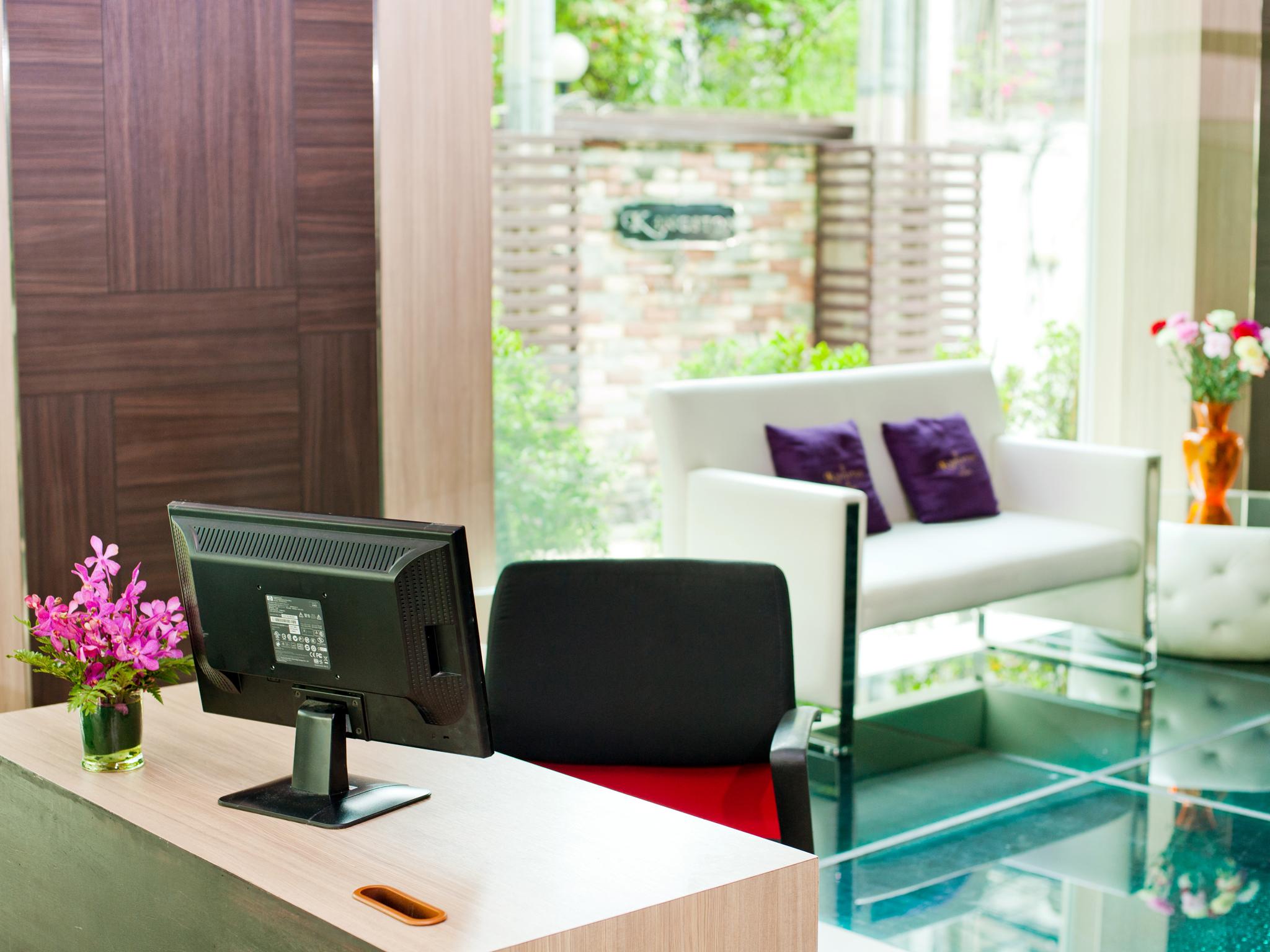 Kingston Suites Bangkok Ngoại thất bức ảnh