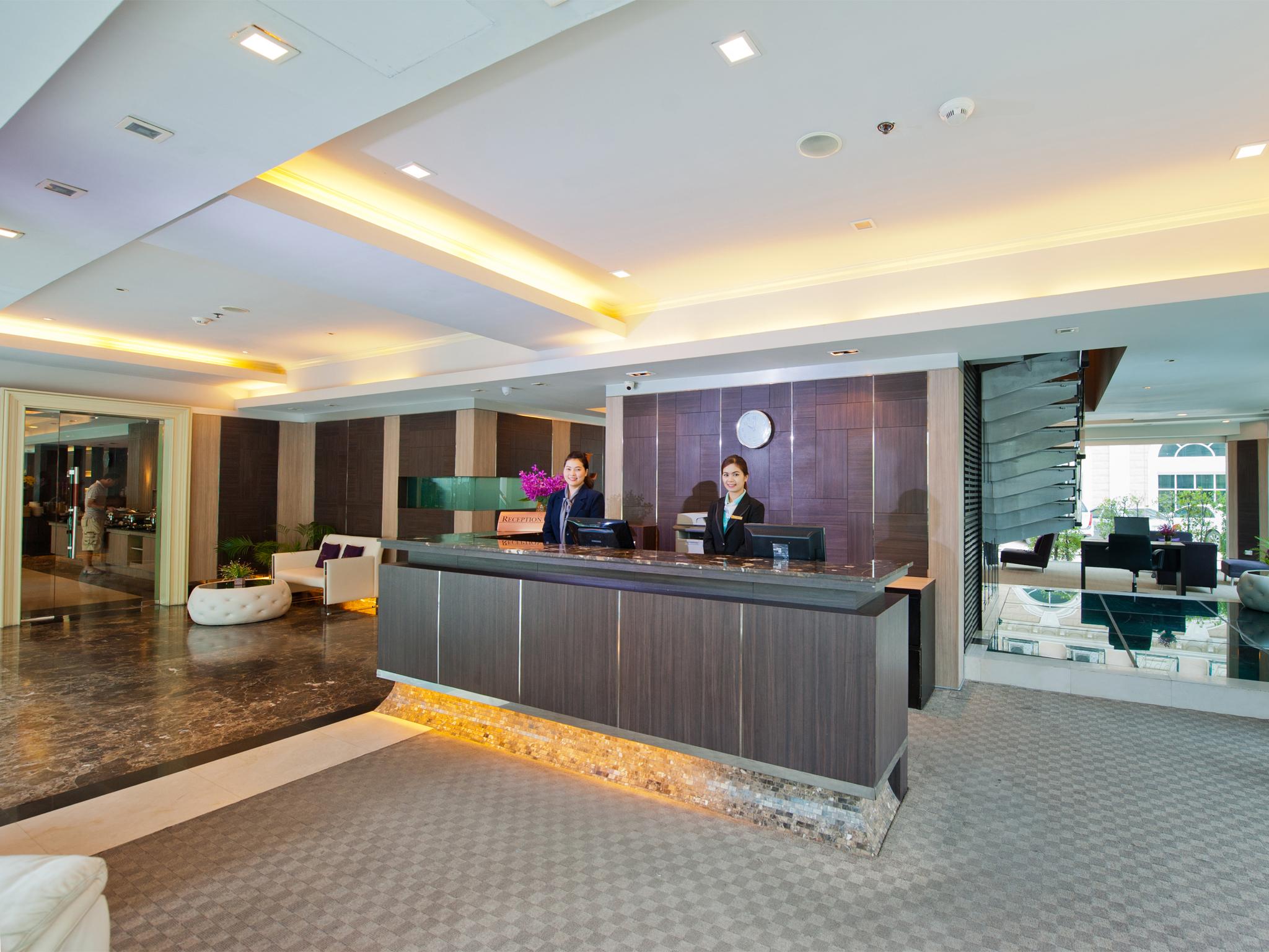 Kingston Suites Bangkok Ngoại thất bức ảnh