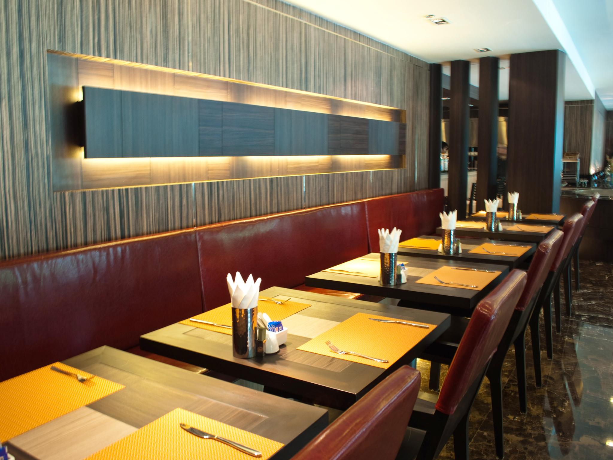 Kingston Suites Bangkok Ngoại thất bức ảnh