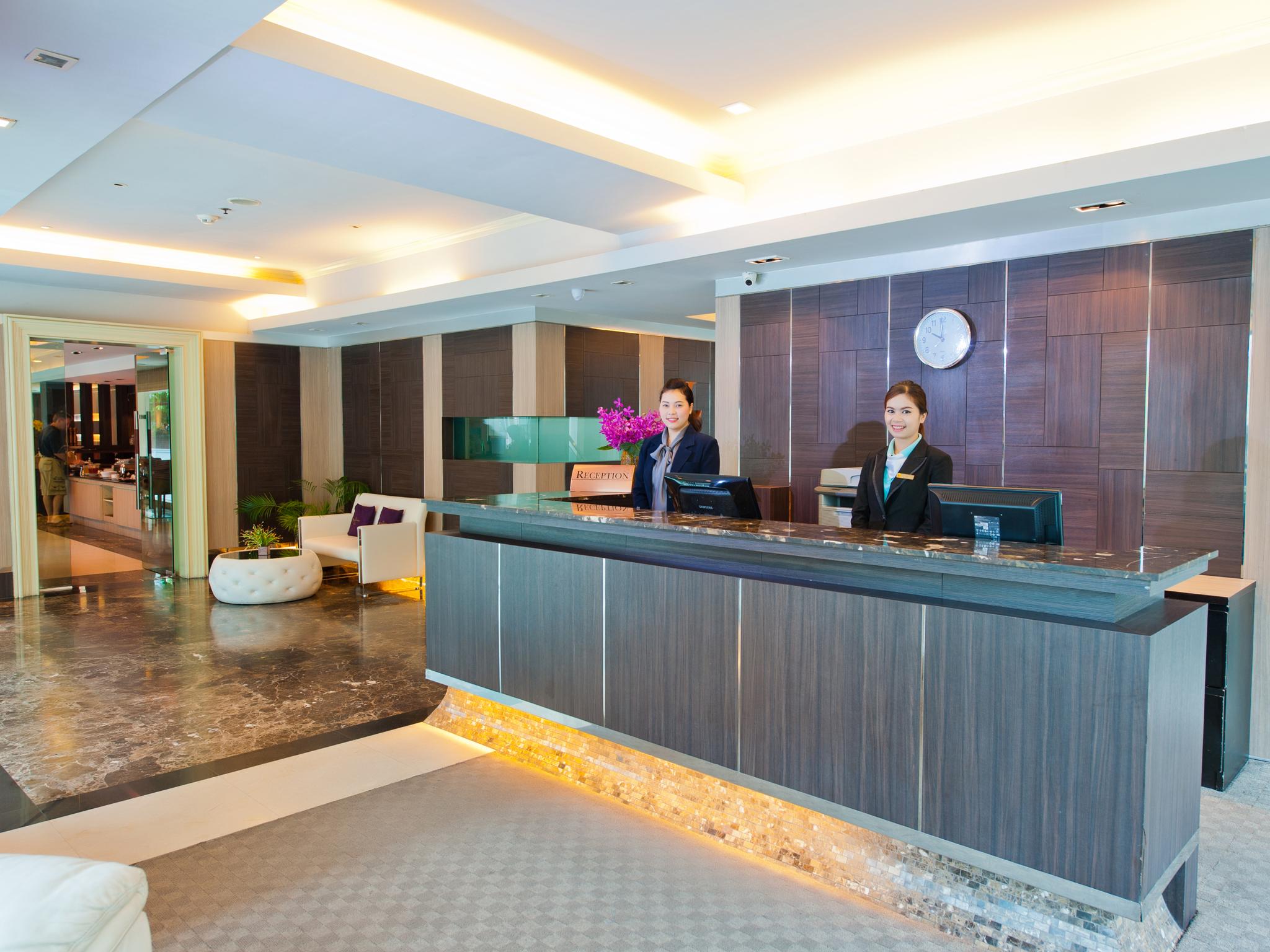 Kingston Suites Bangkok Ngoại thất bức ảnh